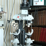 Comparatore binoculare a piantana modello Leitz Floor Stand